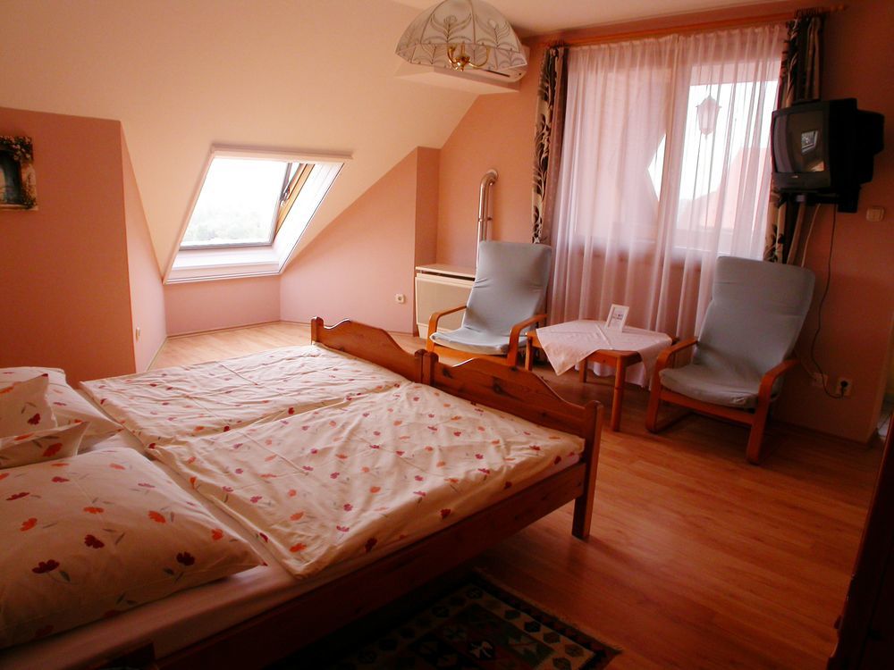 Hevizquelle Apartments Ngoại thất bức ảnh
