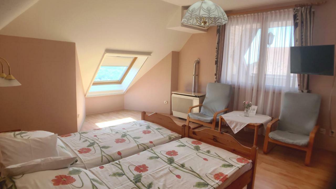 Hevizquelle Apartments Ngoại thất bức ảnh